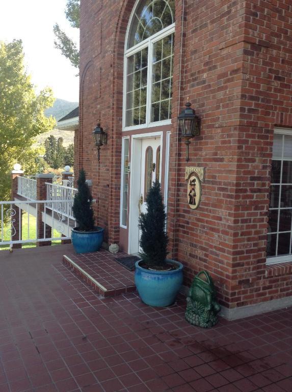 Toad Hall Manor Bed And Breakfast Butte Exterior foto